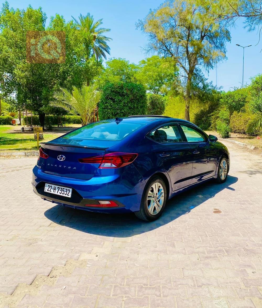 هیوندای ئەلەنترا